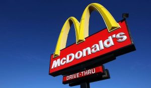 MC Donald's là một trong các doanh nghiệp áp dụng thành công mô hình 7P trong marketing mix